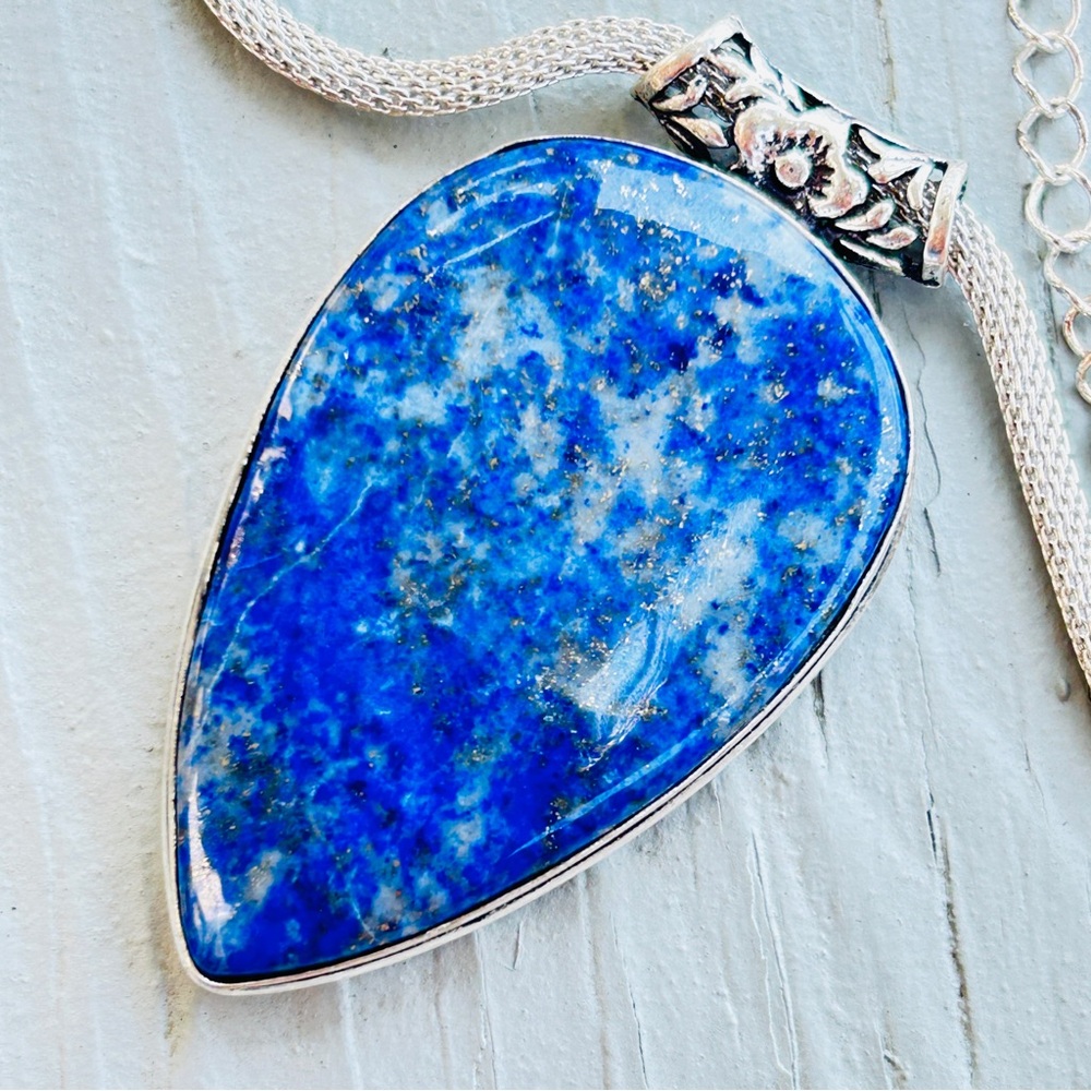 Beautiful 925 Silver Lapis Lazuli Pendant, on a 16” Tubular Chain